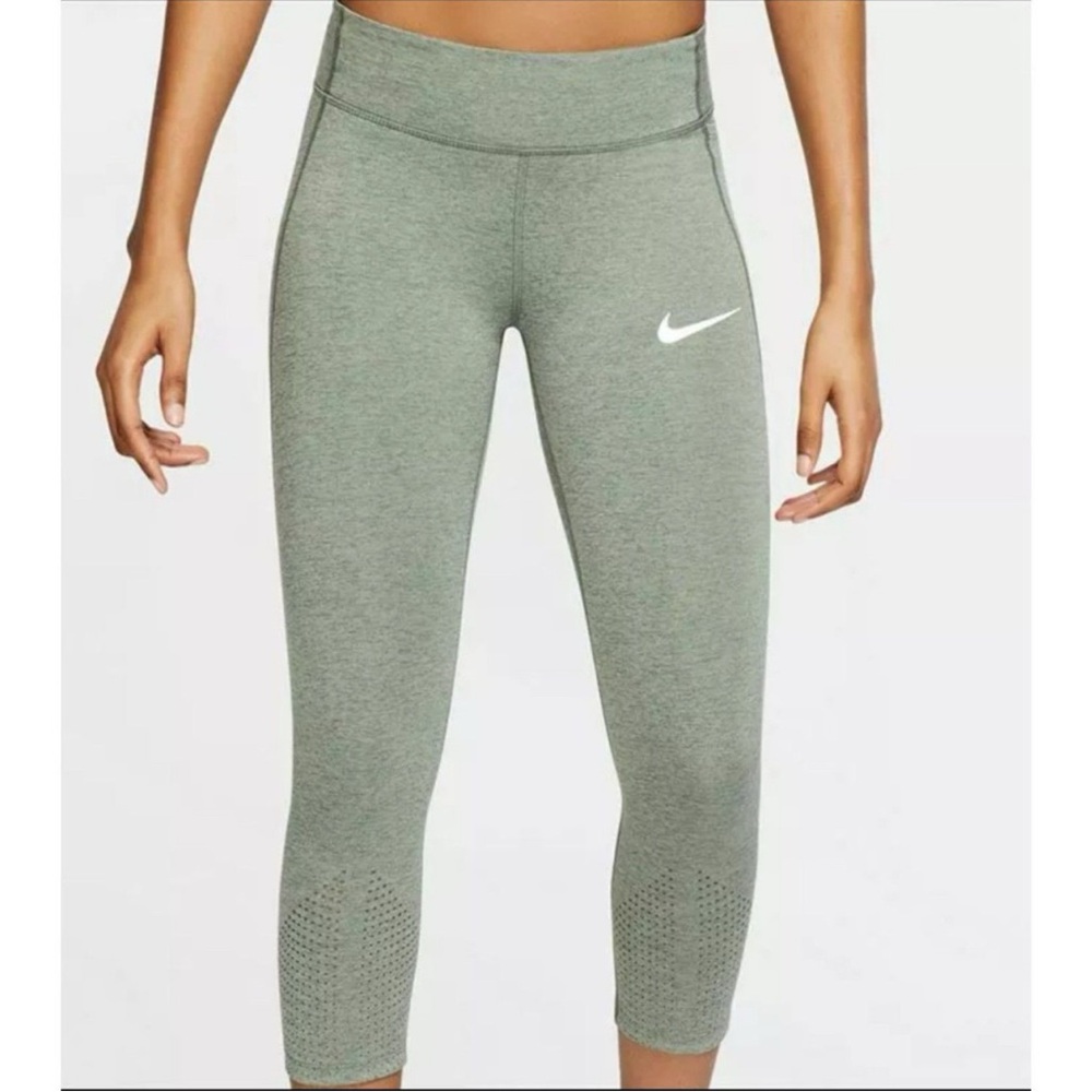 **SOLD** Nike Running Epic Luxe Cropped Tight Leggings Dri Fit